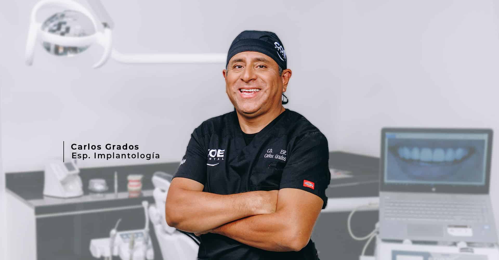 Especialista de COE Dental en implantes dentales.