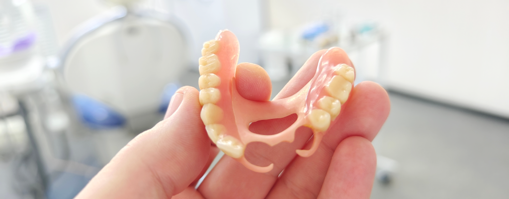 Modelo de una prótesis removible flexible.