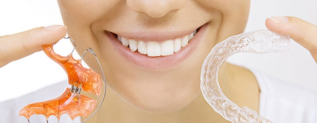 En este artículo te explicamos qué son los retenedores dentales, para qué se utilizan, cuándo se usan y los tipos que existen.